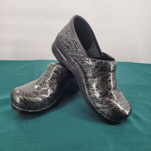 Dansko Womens Black Silver Scribble Prof Nursing Leather Clogs 40 (9-9.5 US)
